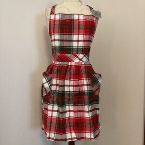NWT DESIGN IMPORTS YULETIDE PLAID APRON PLEATED WAIST POCKETS HOLIDAY CHRISTMAS